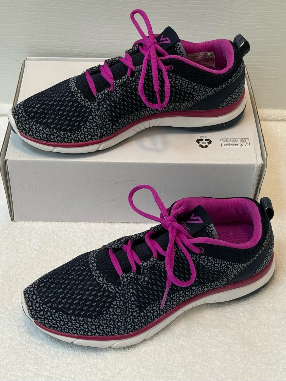 Vionic breathable black